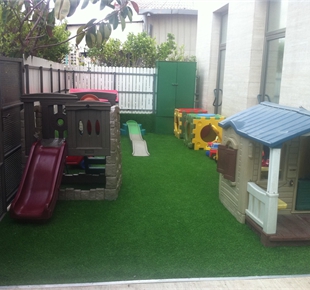 התקנת דשא סינטטי בגן ילדים פתח תקווה